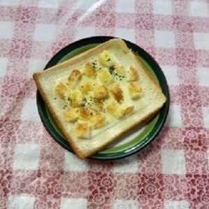 トリプルチーズトースト